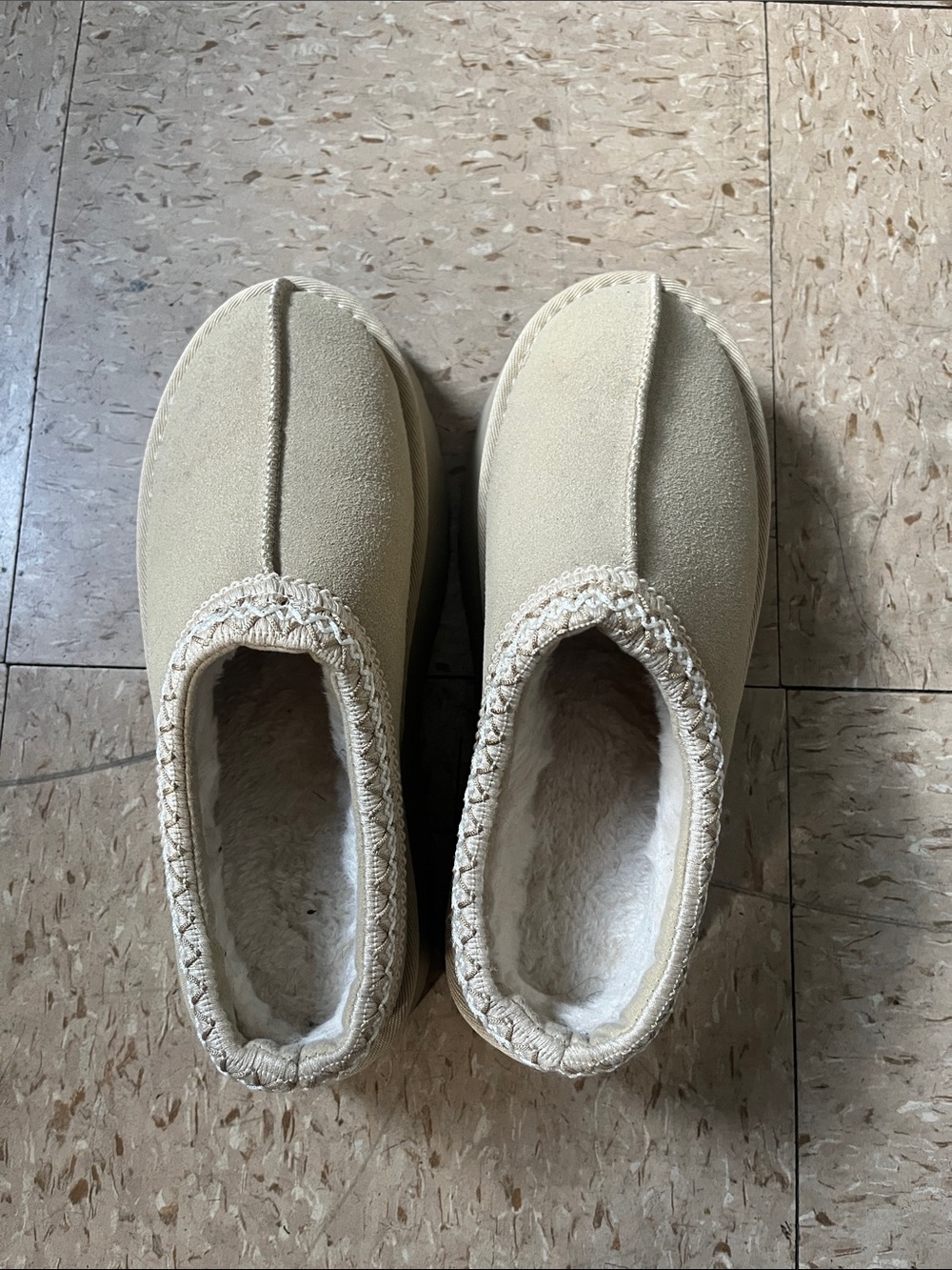 No brand platform slip on
